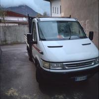 Furgone con cassone aperto