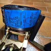 Cinghia di ancoraggio con cricchetto 