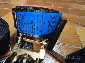 Cinghia di ancoraggio con cricchetto 