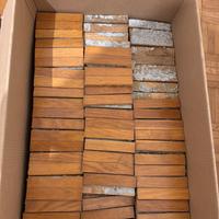 Parquet legno massello a quadrotte già smontato