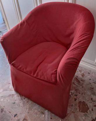 Poltroncina colore rosso spento