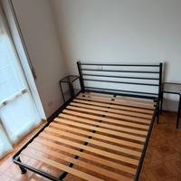 letto matrimoniale con comodini
