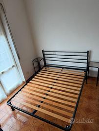 letto matrimoniale con comodini