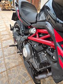 Moto 300 benelli
