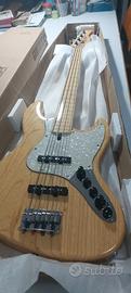 Basso elettrico fretless Marcus Miller V7