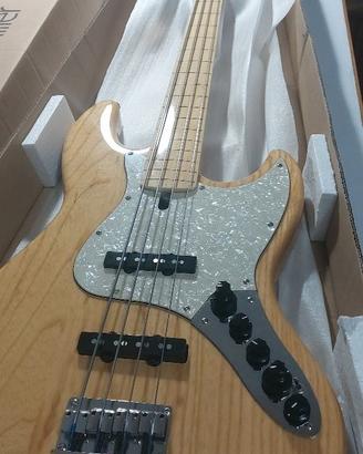 Basso elettrico fretless Marcus Miller V7