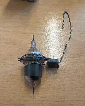 Valvola elettronica subminiatura 1E469 vintage