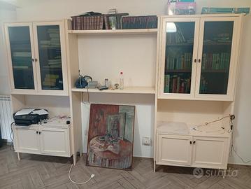 libreria nuova in perfette condizioni 