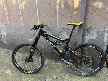 bicicletta gt force team