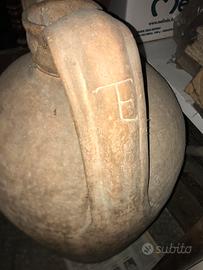 Anfora antica vasche in pietra ecc.