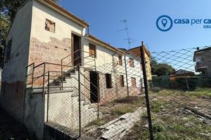 ABITAZIONE DA RISTRUTTURARE