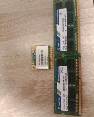 Memoria RAM 4+4GB DDR3 e scheda wireless internet.