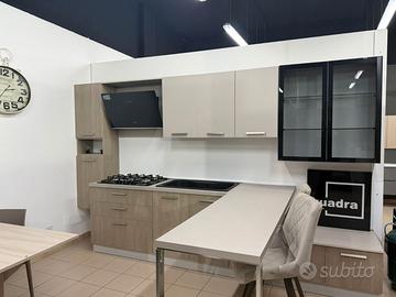 Cucina con penisola + colonne -FUORI TUTTO!