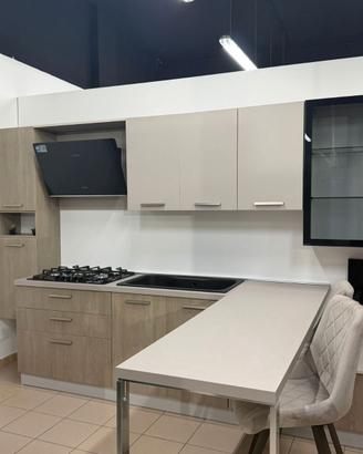 Cucina con penisola + colonne -FUORI TUTTO!