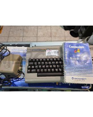 COMMODORE 64 CON SCATOLA E LIBRETTO