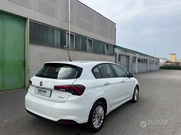 Fiat Tipo 1.6 Mjt S&S 5 porte Cross