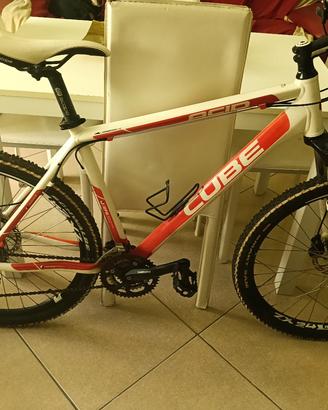 MTB CUBE ACID 
