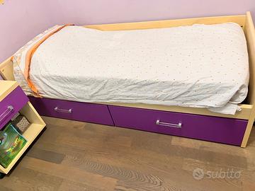 Letto singolo più comodino