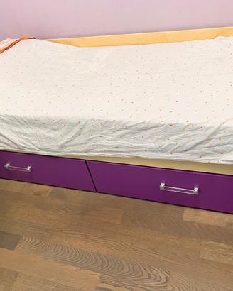 Letto singolo più comodino