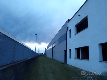 Capannone in zona industriale a Soligo (Farra di S