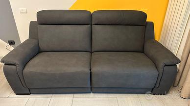Divano in ecopelle motorizzato