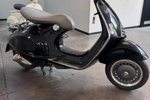 Vespa 946