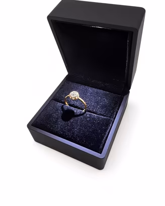 Anello “a toppa” vintage in Oro 18k e diamanti
