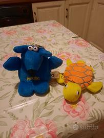 2 peluche (1 con cerniera).
