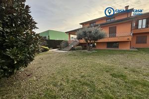 Ampia Bifamiliare, spazi introvabili!!!