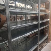 scaffalatura metallica 