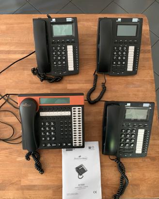 Centralino come nuovo con tre telefoni