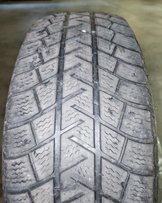  4 pneumatici Michelin invernali 215 60 r17