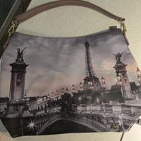 Borsa donna y not? Con tracolla.