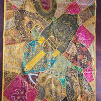 Arazzo patchwork ricamato a mano
