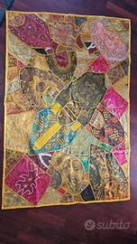 Arazzo patchwork ricamato a mano