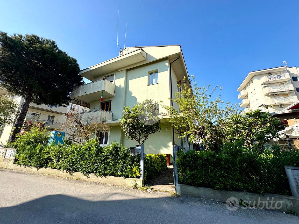 4 LOCALI A RIMINI