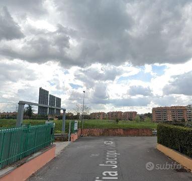 Bufalotta bilocale con balcone e p. auto