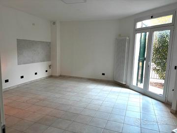 Modena zona Baggiovara bilo, posto auto+giardino