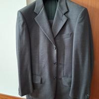 abito da uomo grigio Facis taglia 48