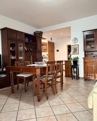 Appartamento di 138 m² con 4 locali e box auto a M