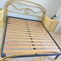 rete  matrimoniale con doghe . 