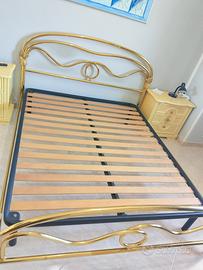 rete  matrimoniale con doghe . 