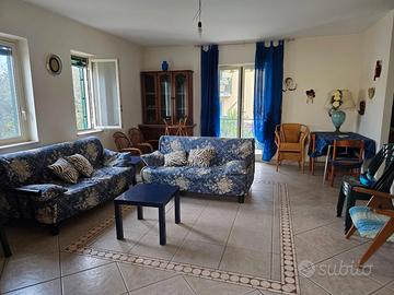 Villetta a pietramelara di ampie dimensioni