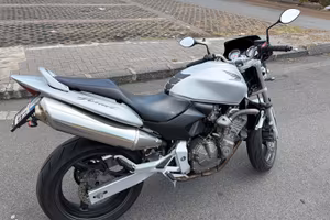 Hornet 600 2004
