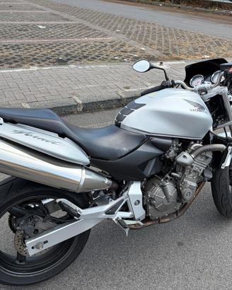 Hornet 600 2004