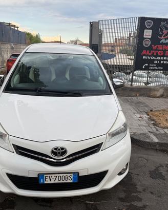 Toyota Yaris 1.0 5 porte