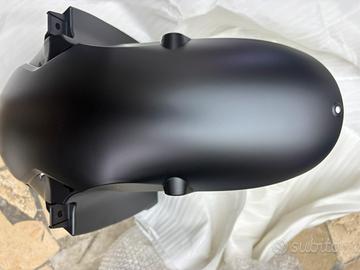 Parafango anteriore RKF125 nero opaco
