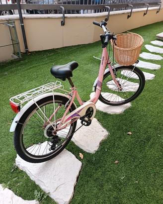 Bici 24” ragazza/donna con cestino