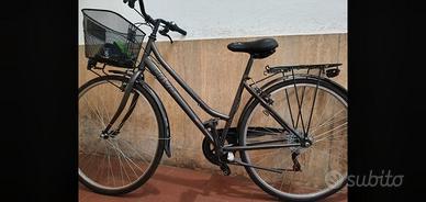 Due bicicletta donna con cestino e cambio