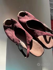 Scarpe viola con zeppa